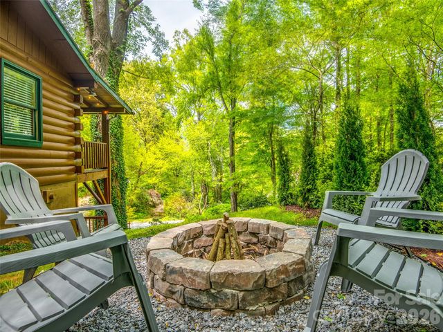 154 Cedarwood Drive, Waynesville, NC 28785