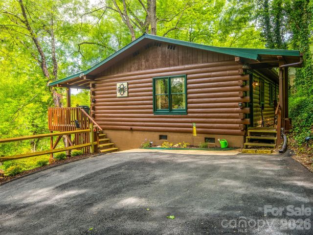154 Cedarwood Drive, Waynesville, NC 28785