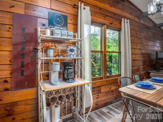 154 Cedarwood Drive, Waynesville, NC 28785