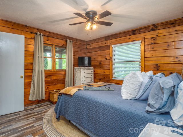 154 Cedarwood Drive, Waynesville, NC 28785