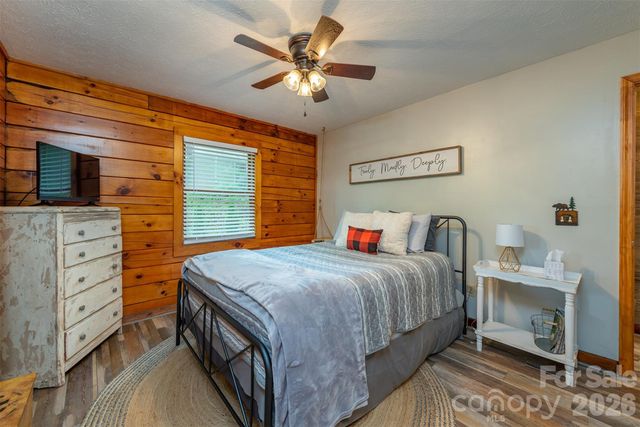 154 Cedarwood Drive, Waynesville, NC 28785