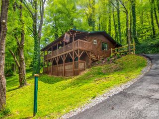 154 Cedarwood Drive, Waynesville, NC 28785