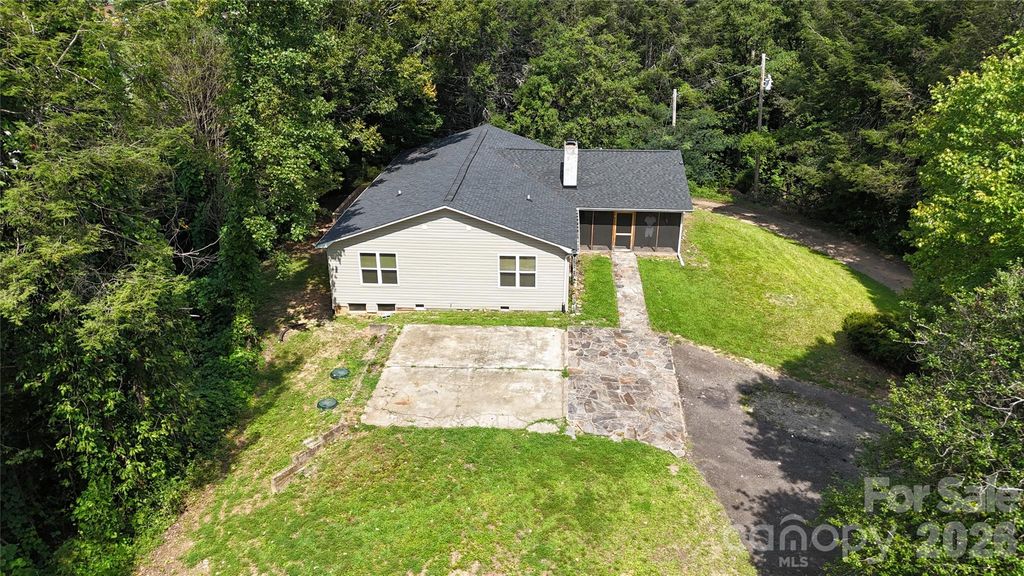 182 US 221 Business Extension N 3, Marion, NC 28752