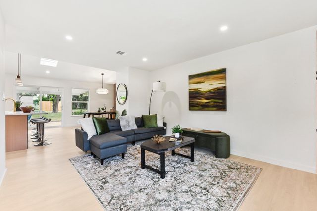 7503 Carriage DR, Austin, TX 78752