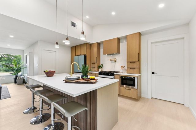 7503 Carriage DR, Austin, TX 78752