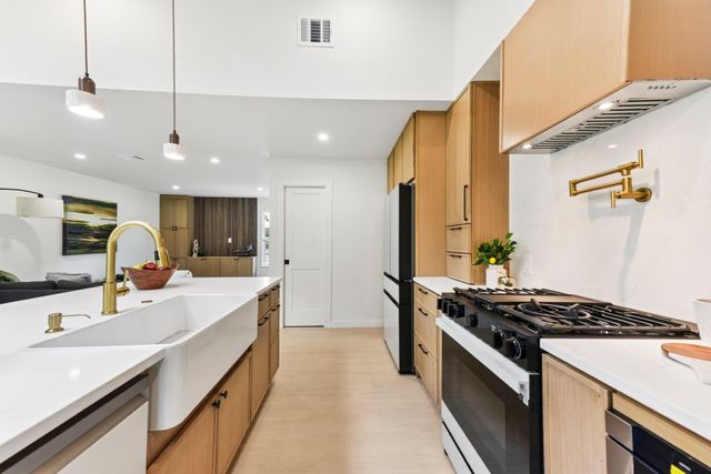 7503 Carriage DR, Austin, TX 78752