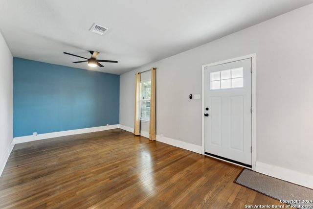 1031 SCHLEY AVE, San Antonio, TX 78210