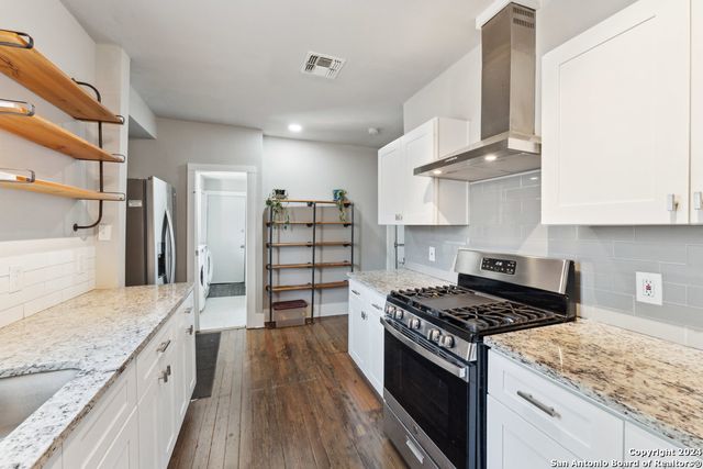 1031 SCHLEY AVE, San Antonio, TX 78210