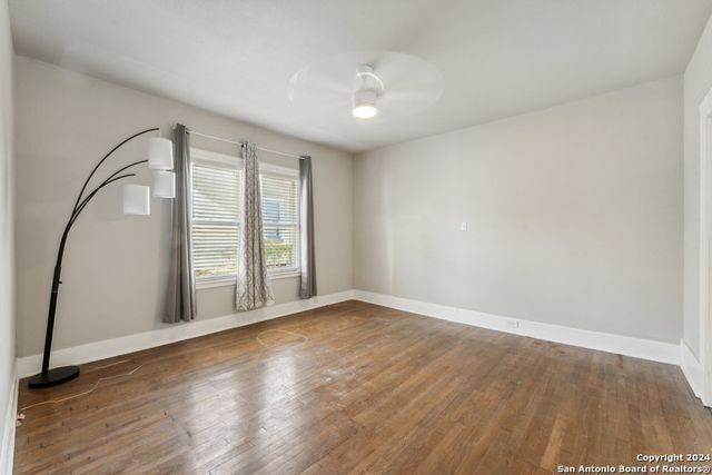 1031 SCHLEY AVE, San Antonio, TX 78210