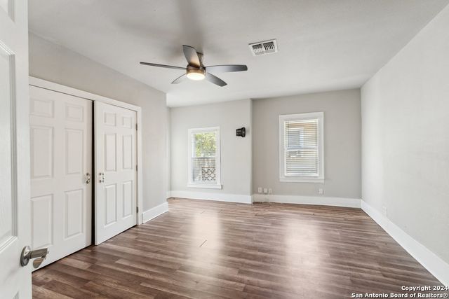 1031 SCHLEY AVE, San Antonio, TX 78210