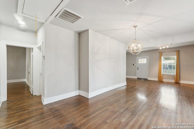 1031 SCHLEY AVE, San Antonio, TX 78210