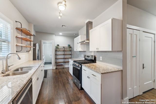 1031 SCHLEY AVE, San Antonio, TX 78210