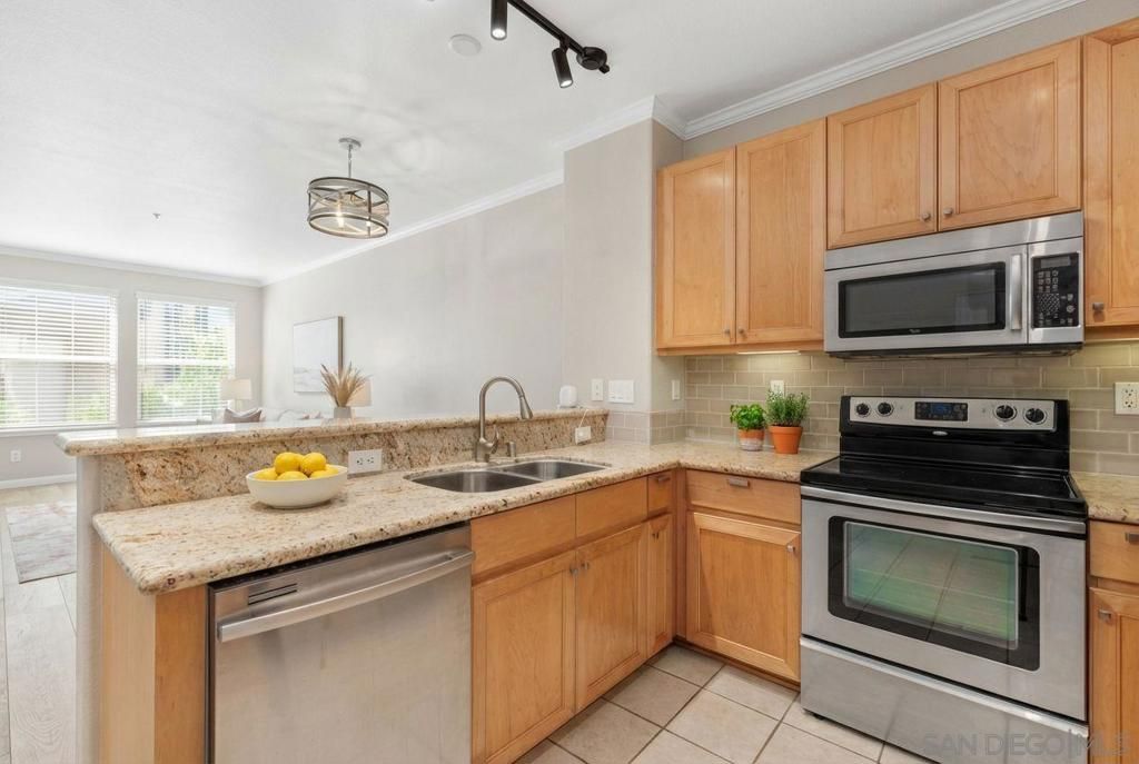 Image 4 of property listing at 350 K St 308, San Diego, CA 92101