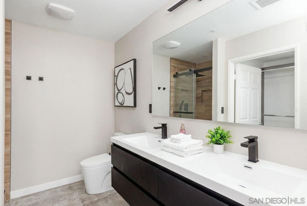 Image 9 of property listing at 350 K St 308, San Diego, CA 92101