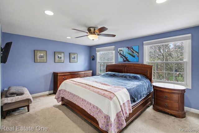1934 Pelican Court, Troy, MI 48084