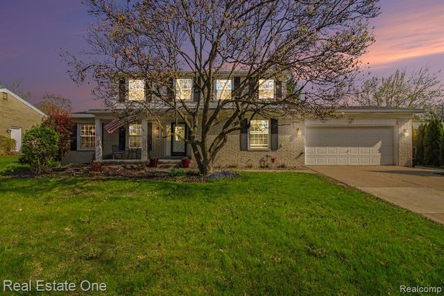 1934 Pelican Court, Troy, MI 48084