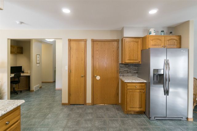 214 Donald Dr, Alburnett, IA 52202