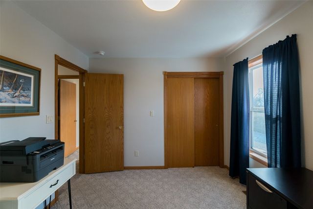 214 Donald Dr, Alburnett, IA 52202
