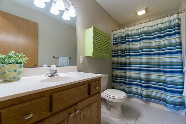 214 Donald Dr, Alburnett, IA 52202