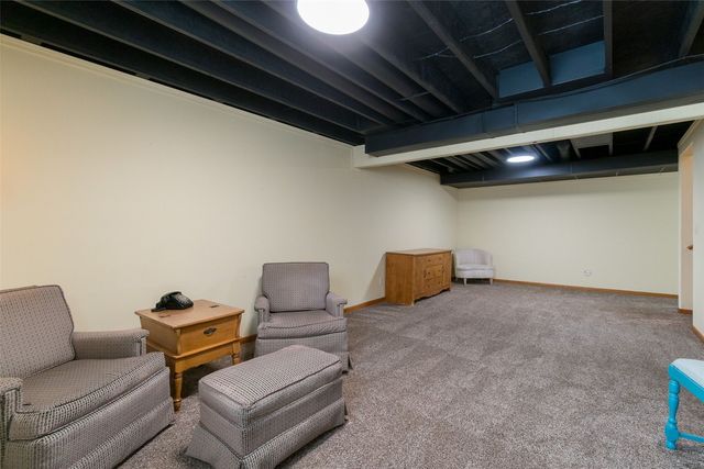 214 Donald Dr, Alburnett, IA 52202