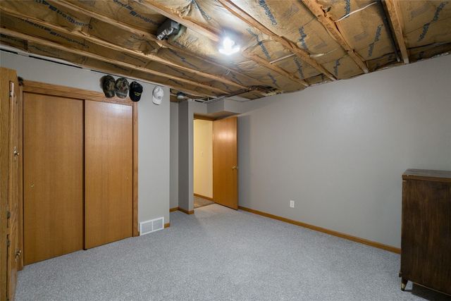 214 Donald Dr, Alburnett, IA 52202