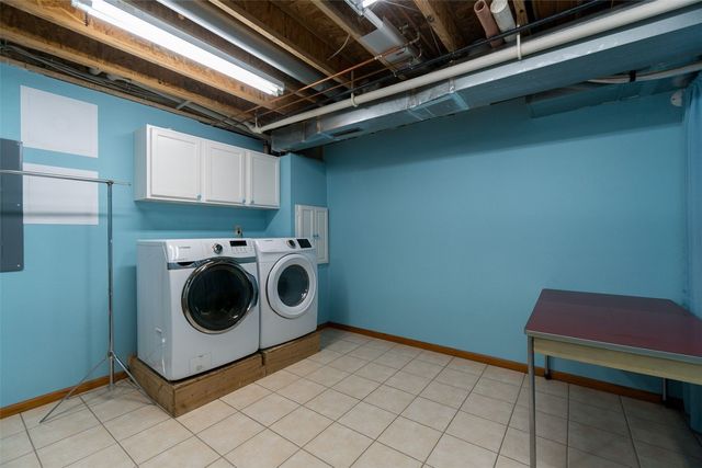 214 Donald Dr, Alburnett, IA 52202