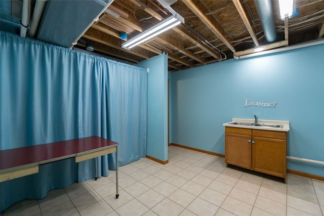 214 Donald Dr, Alburnett, IA 52202