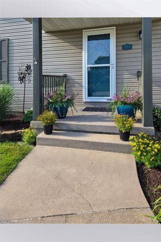 214 Donald Dr, Alburnett, IA 52202