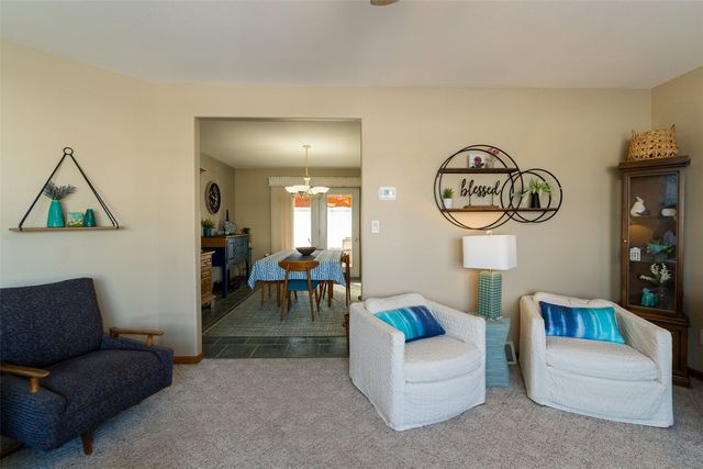 214 Donald Dr, Alburnett, IA 52202