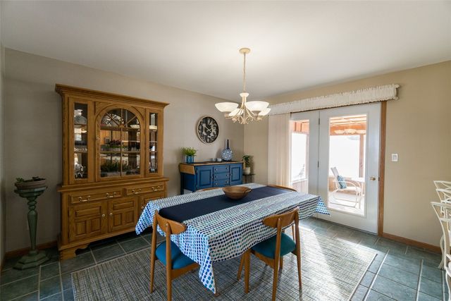 214 Donald Dr, Alburnett, IA 52202