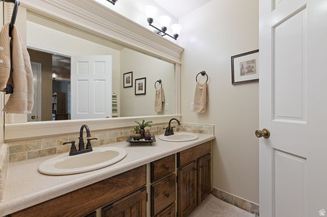 4840 S QUAILSTONE CIR, Taylorsville, UT 84118