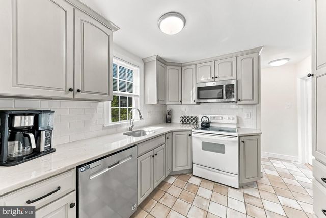 5 YORK RD, Wilmington, DE 19803