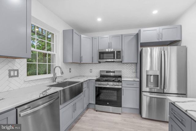 10 W POMONA ST, Philadelphia, PA 19144