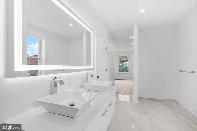 10 W POMONA ST, Philadelphia, PA 19144