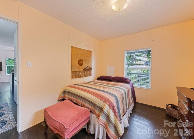 17 King Drive, Leicester, NC 28748