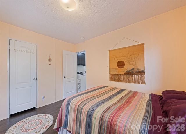 17 King Drive, Leicester, NC 28748