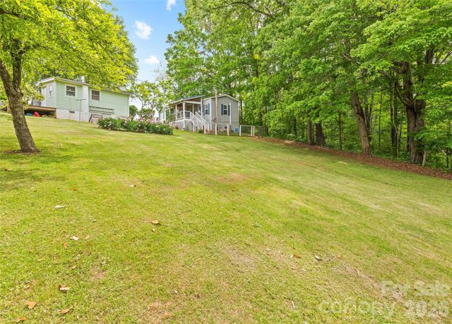 17 King Drive, Leicester, NC 28748