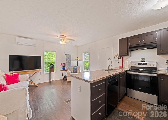 17 King Drive, Leicester, NC 28748