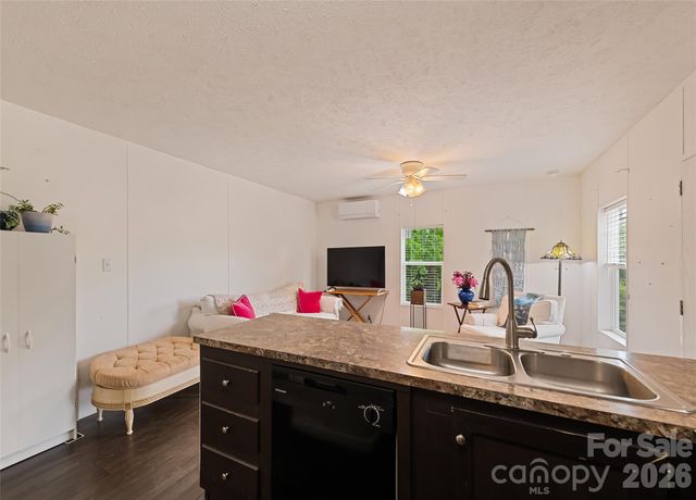 17 King Drive, Leicester, NC 28748