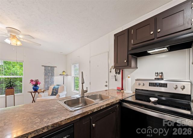 17 King Drive, Leicester, NC 28748