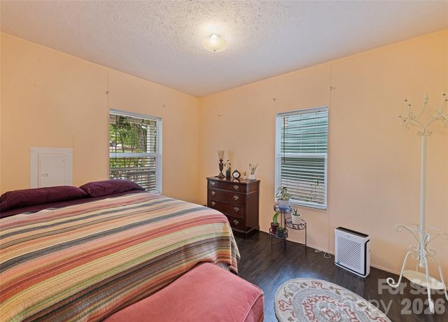 17 King Drive, Leicester, NC 28748
