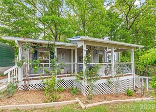 17 King Drive, Leicester, NC 28748