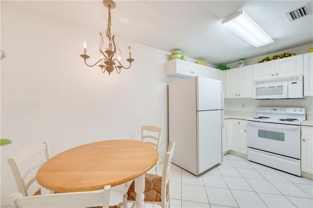 2555 Aspen Creek LN 102, Naples, FL 34119
