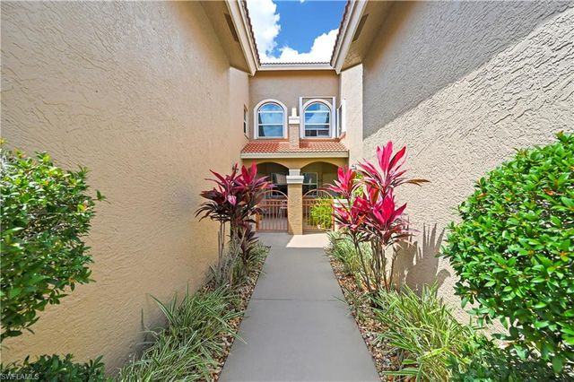 2555 Aspen Creek LN 102, Naples, FL 34119