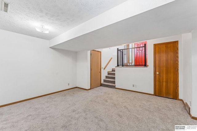 5005 N 126th Street, Omaha, NE 68164