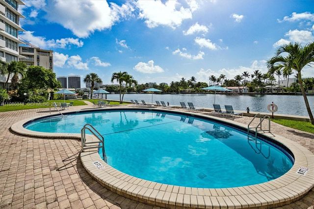 9101 E Bay Harbor Dr 404, Bay Harbor Islands, FL 33154