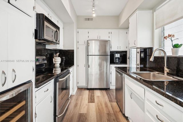 9101 E Bay Harbor Dr 404, Bay Harbor Islands, FL 33154