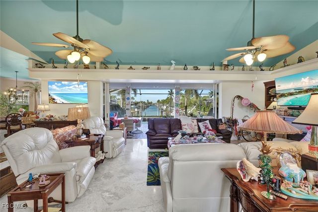 907 SW 51st TER, Cape Coral, FL 33914