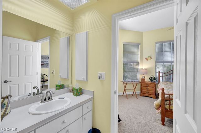 907 SW 51st TER, Cape Coral, FL 33914