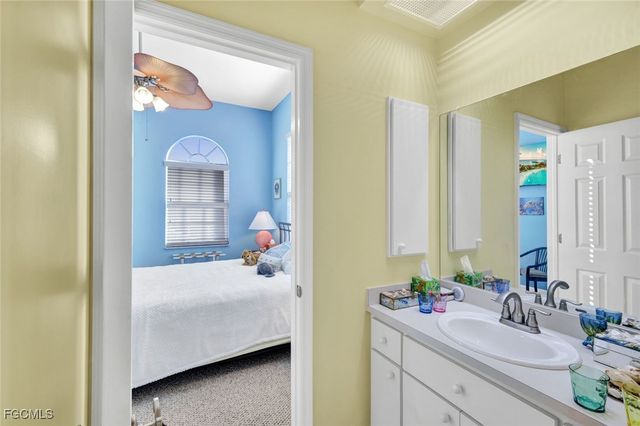 907 SW 51st TER, Cape Coral, FL 33914